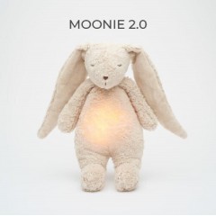 MOONIE 2.0: Επαναφορτιζόμενο Βοήθημα Ύπνου με Ηχογράφηση και Αισθητήρα Κλάματος Οργανικό Βαμβάκι Sand Bunny +0m